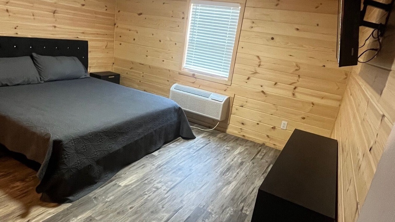 Photo of Bedroom in Kelleys Island