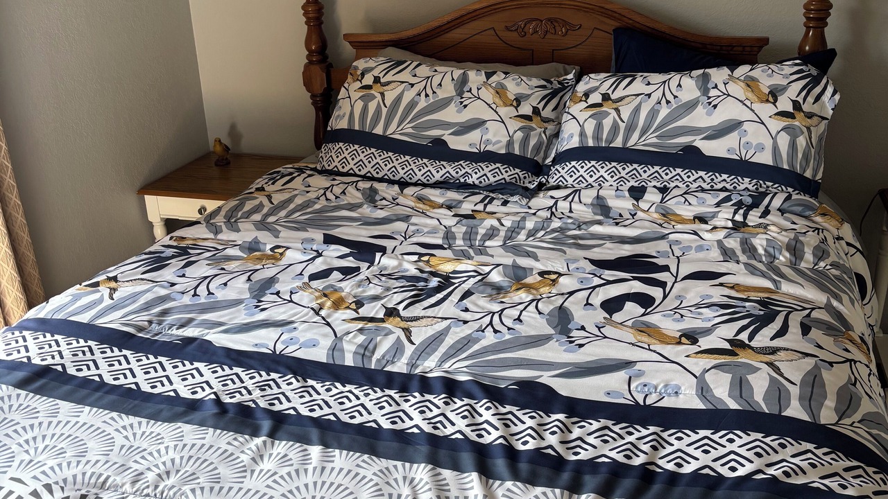 Photo of Bedroom in Oak Harbor
