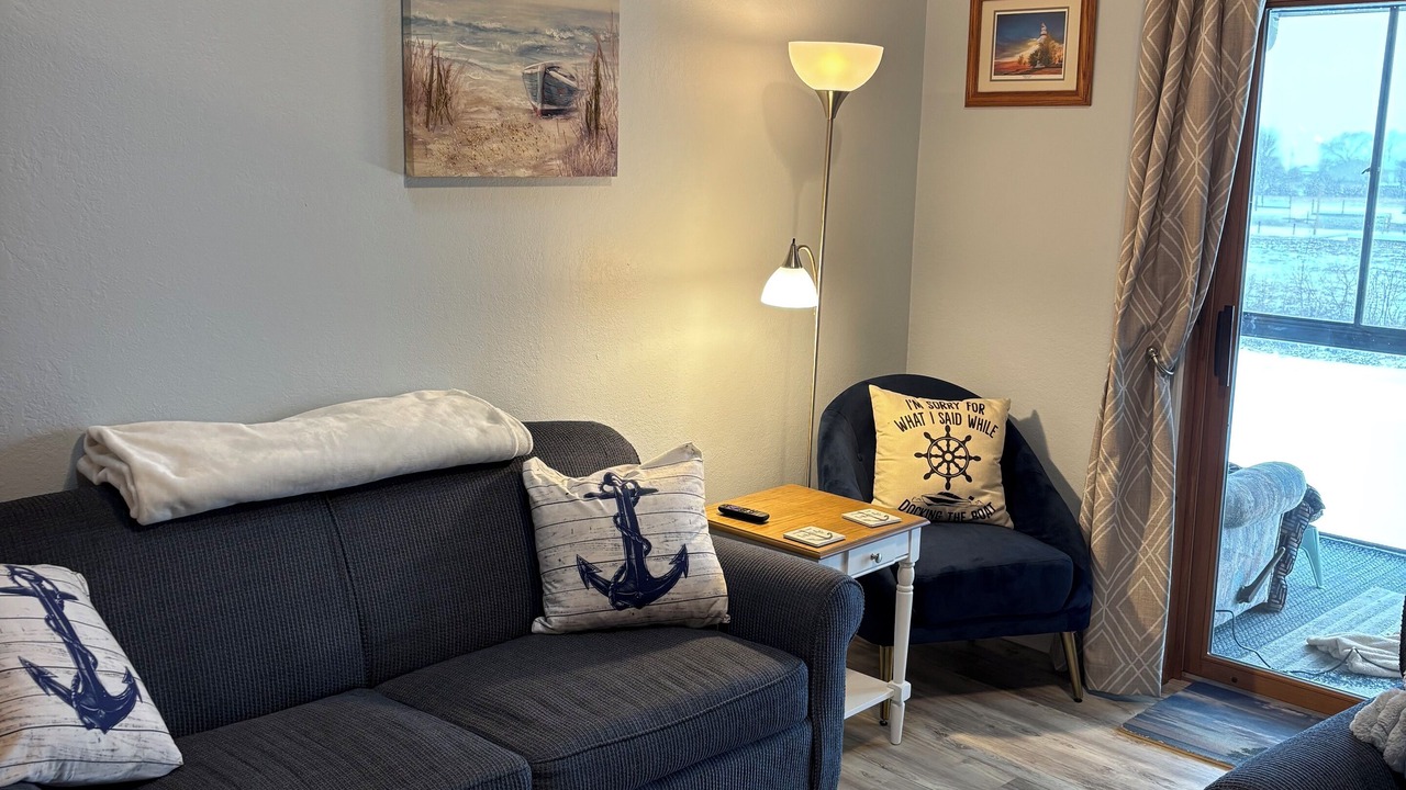 Photo of Livingroom in Oak Harbor