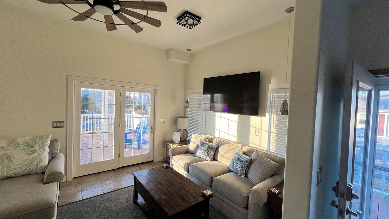 Photo of Livingroom in Oak Harbor