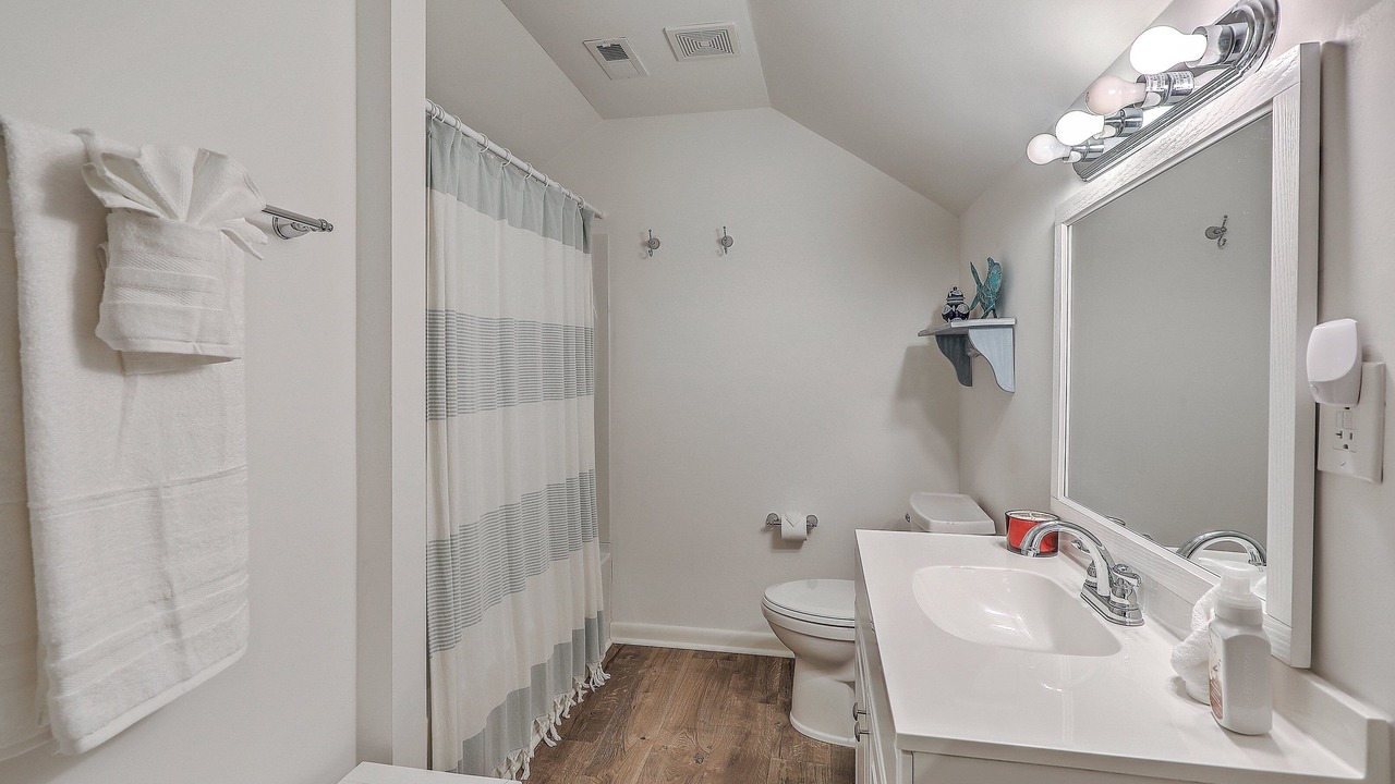 Photo of Bathroom in Tarpon Pond