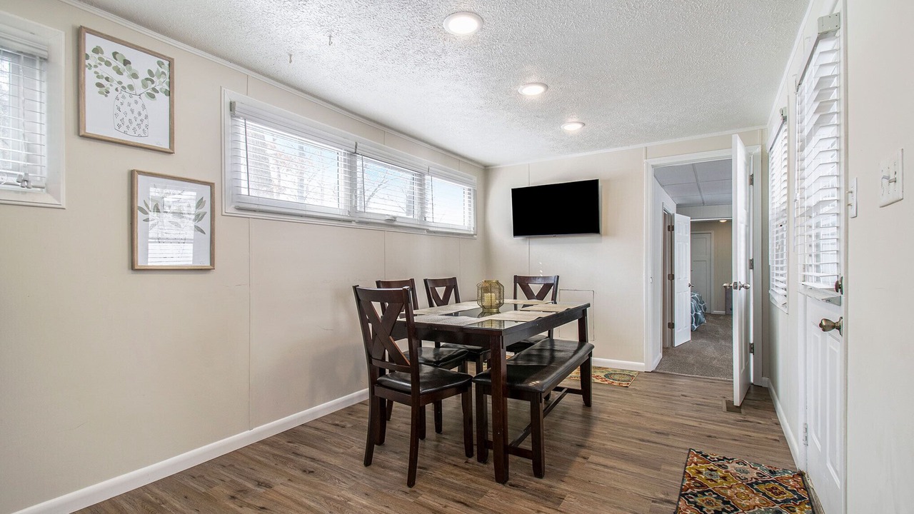 Photo of Livingroom in Wooded Estates