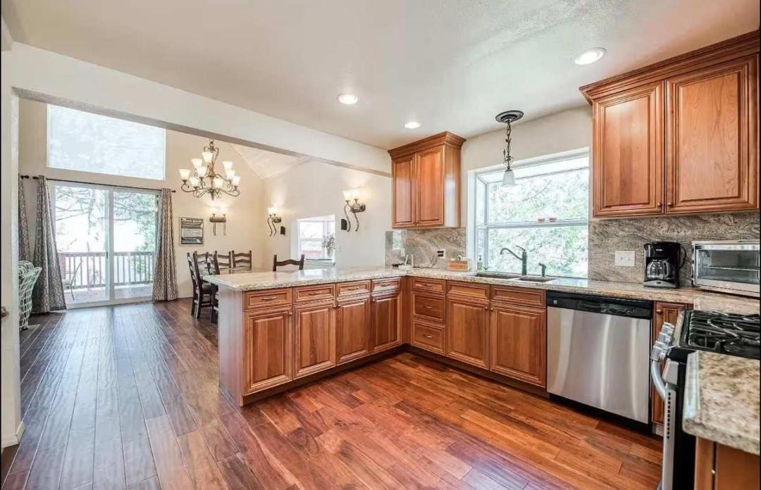 Photo of Kitchen in Shaver Lake
