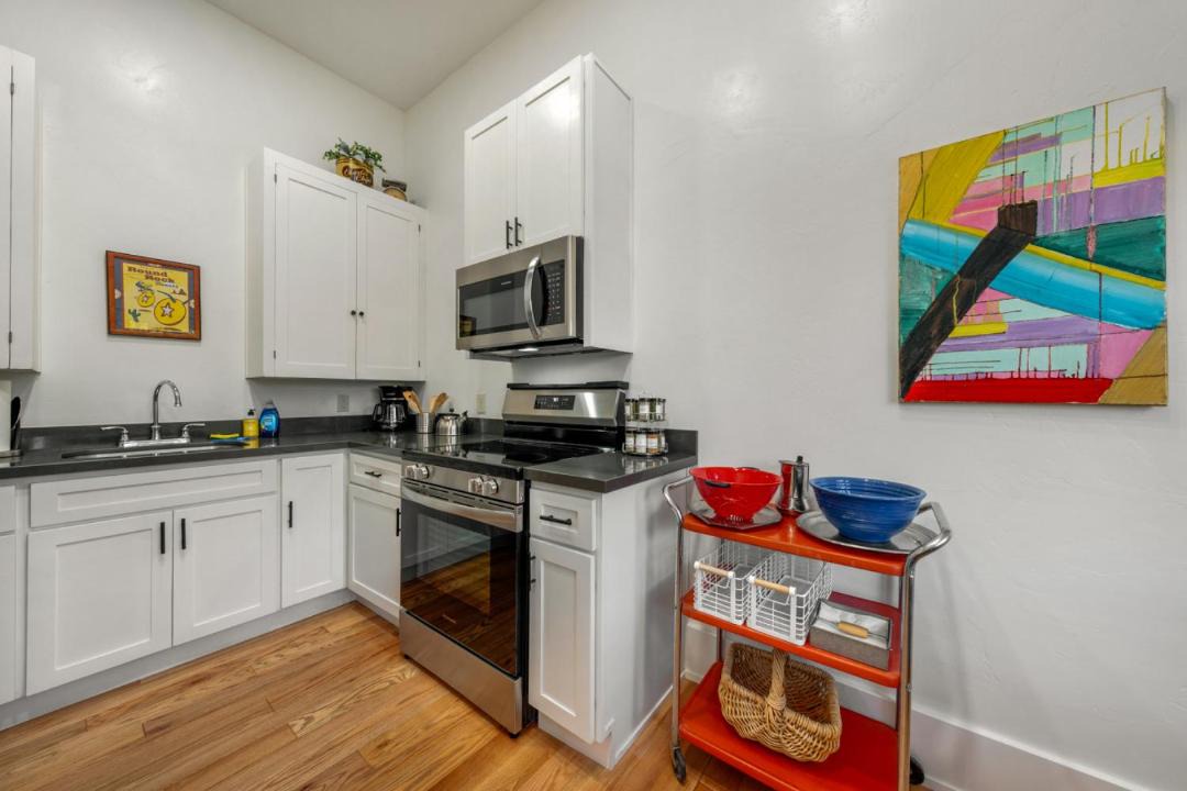 Photo of Kitchen in Iron Horse Historic District