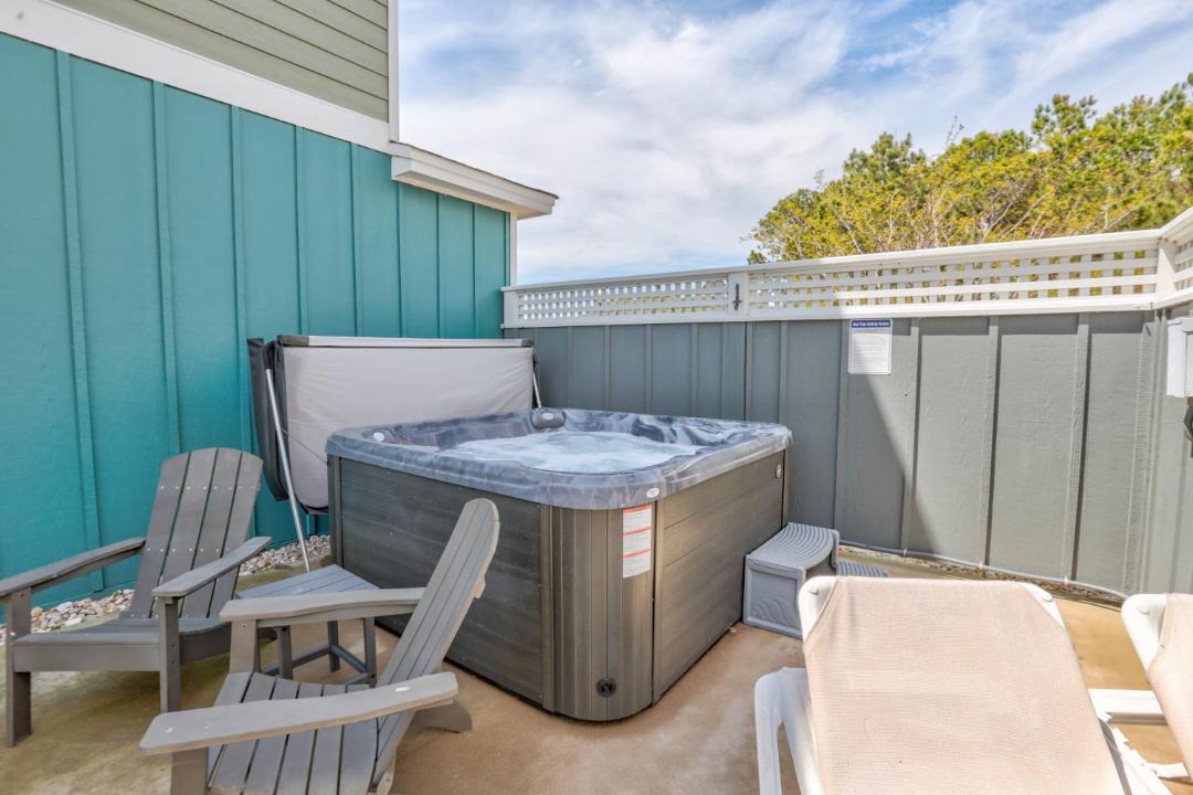 Photo of Patio Balcony in Whalehead Beach