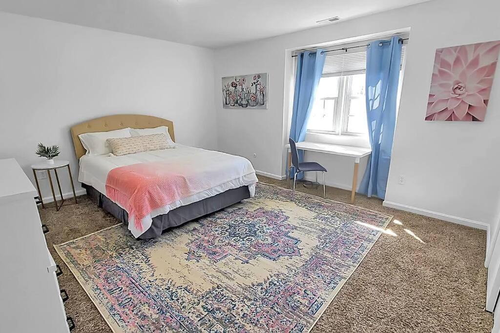 Photo of Bedroom in Willoughby Spit