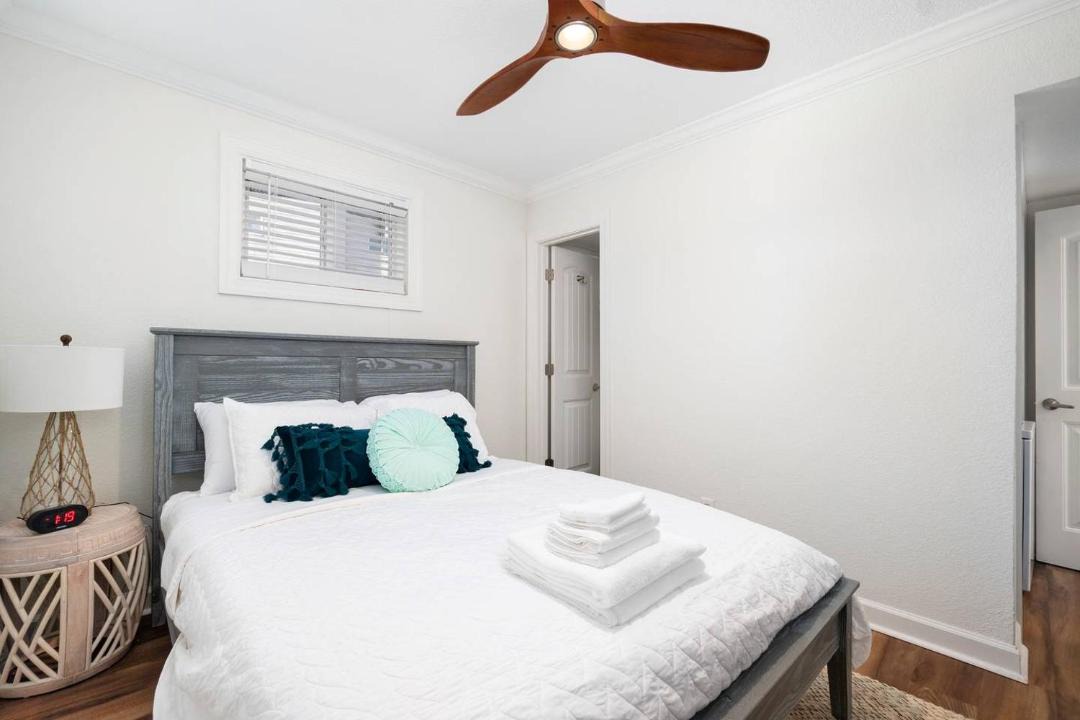 Photo of Bedroom in Willoughby Spit