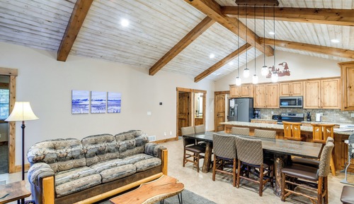 House (4 Bedrooms)