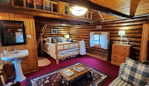 Honeymoon Cabin