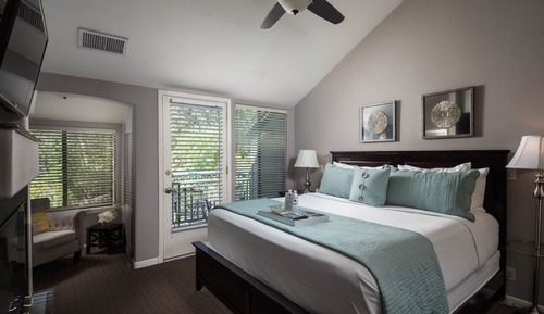 Creekside King Room 5