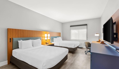 Room, 2 Queen Beds, Non Smoking, Bathtub