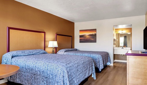 Pet Friendly Room, 2 Queen Beds ($20 daily pet fee collected by hotel)