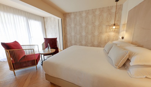 Superior Double Room, City View