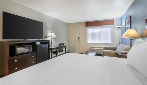 Standard Room, 1 King Bed, Non Smoking, Refrigerator & Microwave