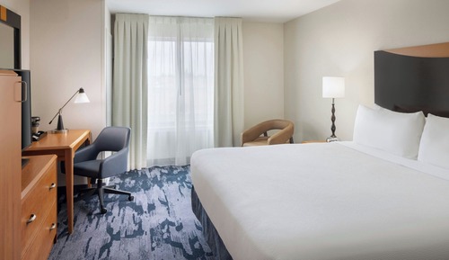 Room, 1 King Bed (Hearing Accessible)