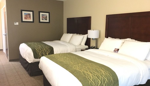 Room, 2 Queen Beds, Non Smoking, Bathtub