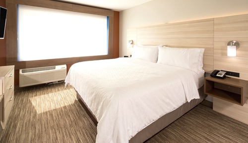 Standard Room, 1 King Bed