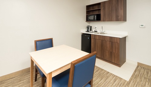 Suite, 1 King Bed with Sofa bed, Accessible Bathtub (Mobility)