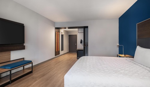 Room, 1 King Bed, Accessible (Hearing)