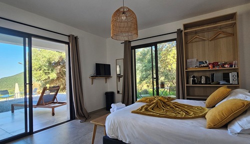 Family Suite, 2 Bedrooms, Mountain View