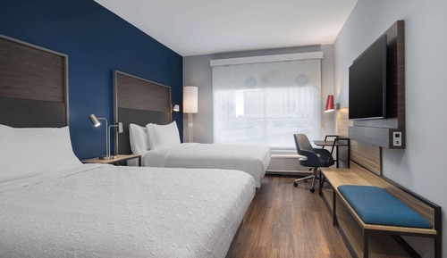 Room, 2 Queen Beds (Roll-In Shower)