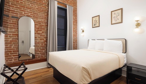 Classic Room, 1 Queen Bed