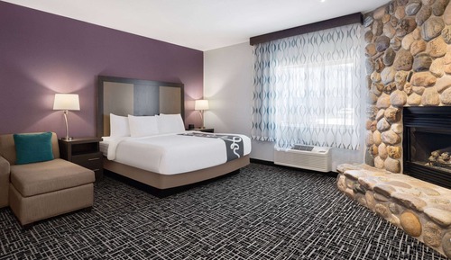 Deluxe Room, 1 King Bed, Non Smoking