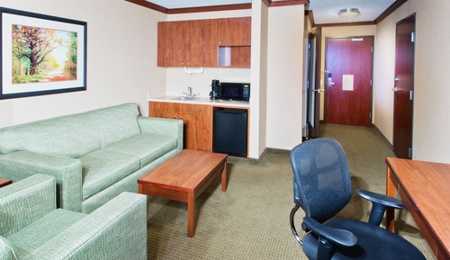 Suite, 1 King Bed, Accessible (Mobility, Access Tub)