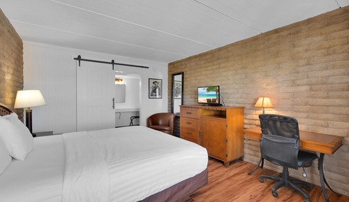 Standard Room, 1 King Bed, Non Smoking