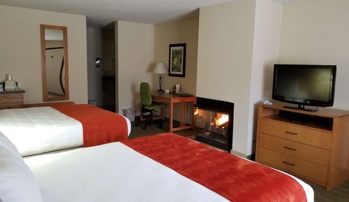 Standard Room, 2 Queen Beds, Non Smoking, Fireplace