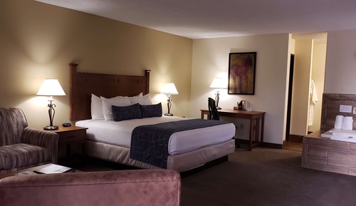 Suite, 1 King Bed, Non Smoking, Jetted Tub (2nd Floor)