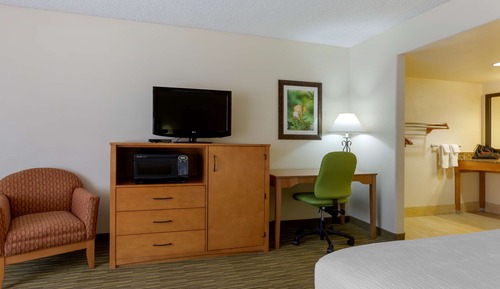 Standard Room, 2 Queen Beds, Accessible, Bathtub