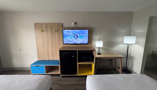 2 Double Beds, Smoking