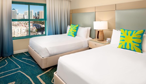 Suite, 2 Queen Beds, City View