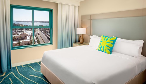 Suite, 1 King Bed, Bay View