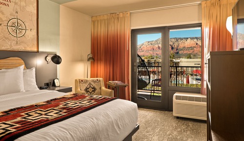 Premium Room, 1 Queen Bed (Courtyard)