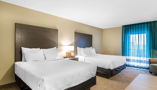 Deluxe Room, 2 Queen Beds, Balcony, Partial Sea View