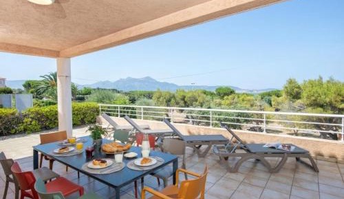 Two-Bedroom Apartment with Terrace (6 Adults)