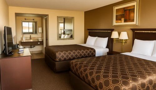 Deluxe Queen Room with Two Queen Beds