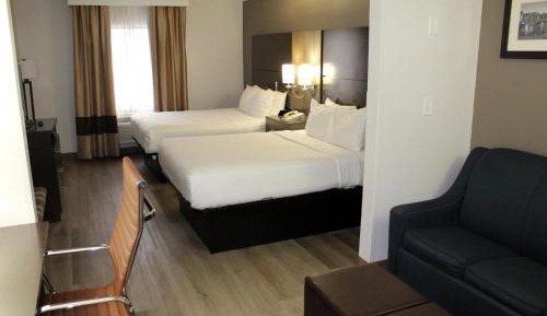 Queen Suite with Two Queen Beds - Non-Smoking
