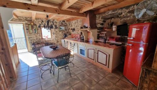 Two-Bedroom House (6 Adults)