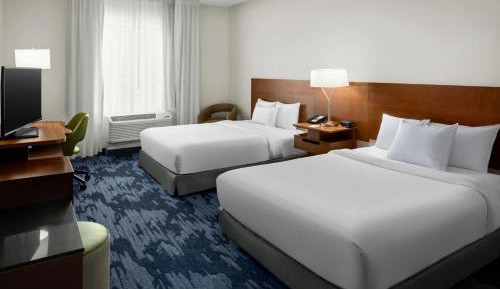 Queen Room with Two Queen Beds - Hearing Accessible