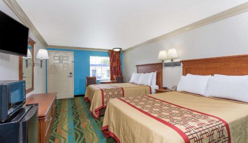 Room with Two Double Beds - Smoking