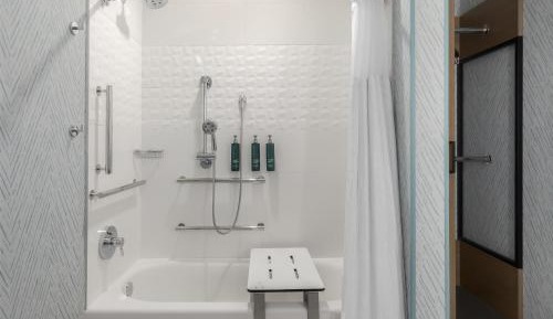 Double Room with Two Double Beds and Bath Tub - Disability Access