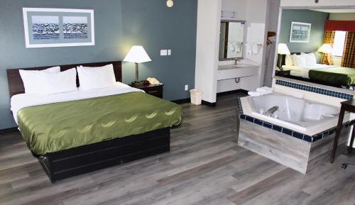Deluxe King Suite