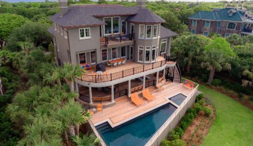 Seven-Bedroom House