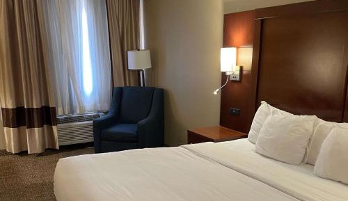 Accessible Queen Room - Non-Smoking