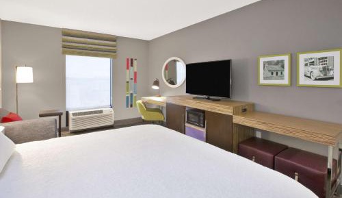 King Room with King Bed - Non-Smoking