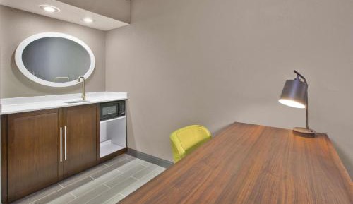 King Studio Suite with Sofa Bed - Non-Smoking