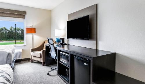 Queen Room with Two Queen Beds - Accessible/Non-Smoking 